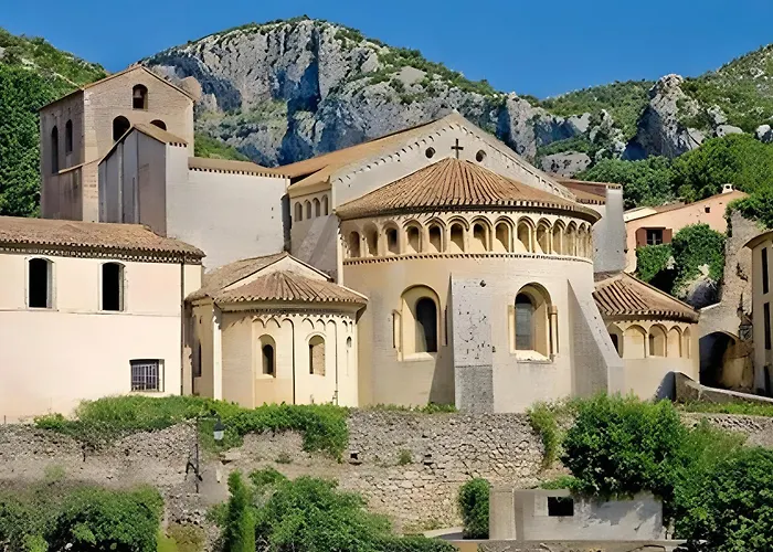 Aux Portes Des Cévennes